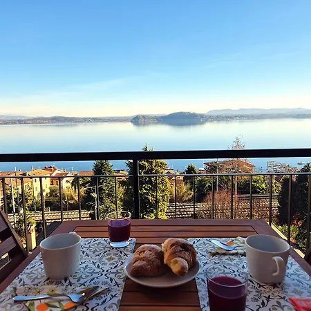Vista Panoramica Sul Maggiore Con Deposito Bici *