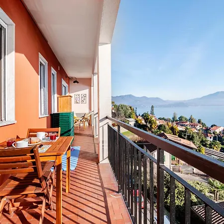 Vista Panoramica Sul Maggiore Con Deposito Bici * Belgirate