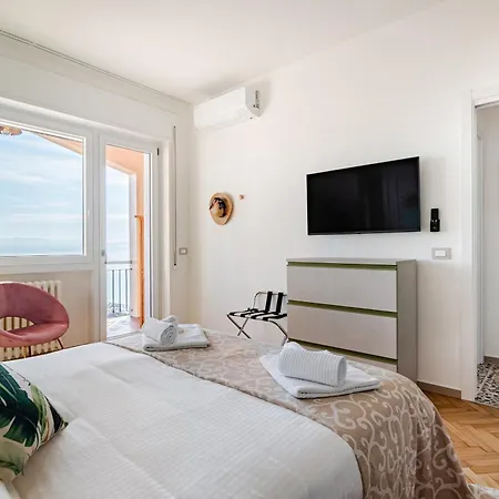 Vista Panoramica Sul Maggiore Con Deposito Bici * Belgirate