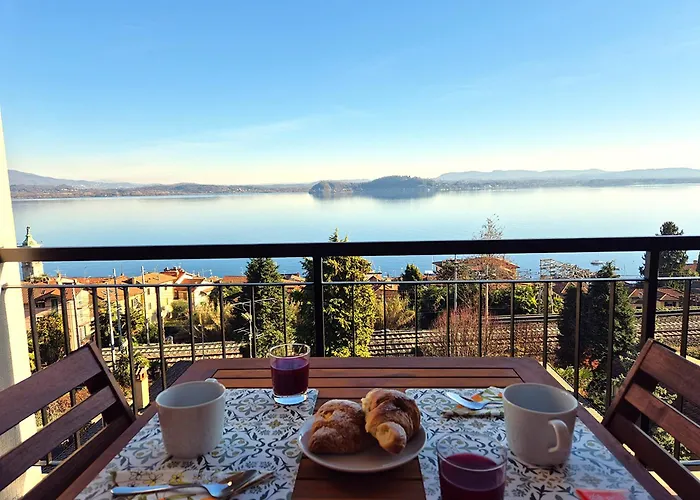 Vista Panoramica Sul Maggiore Con Deposito Bici *