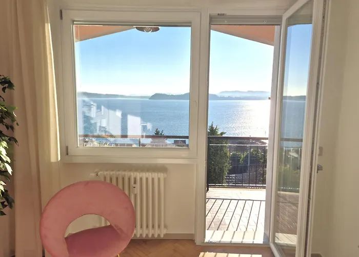 Vista Panoramica Sul Maggiore Con Deposito Bici